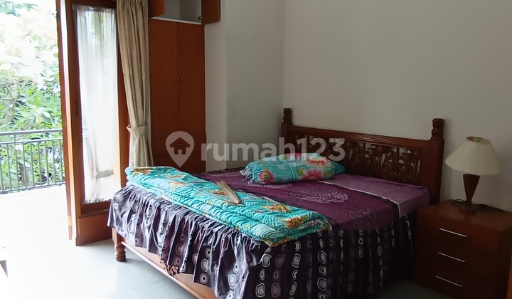 FOR RENT LUXURIOUS HOUSE IN PONDOK INDAH WITH POOL (READY TO LIVE IN)