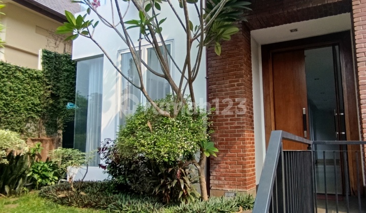 FOR RENT LUXURIOUS HOUSE IN PONDOK INDAH (GOOD LOCATION) 2