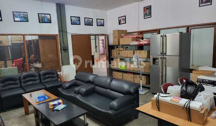 FOR RENT 2 ADJOINING WAREHOUSES 2000 m2 IN PARUNG PANJANG READY TO USE