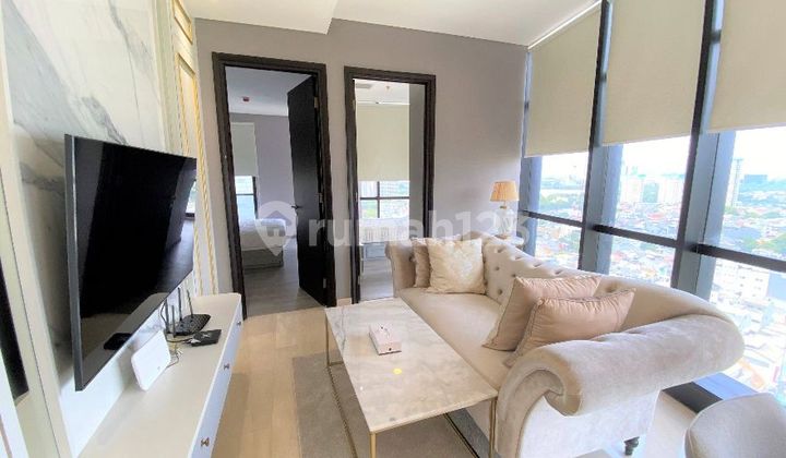 FOR RENT LUXURIOUS 2BR APARTMENT IN SUDIRMAN / CBD JAKARTA, VERY STRATEGIC LOCATION