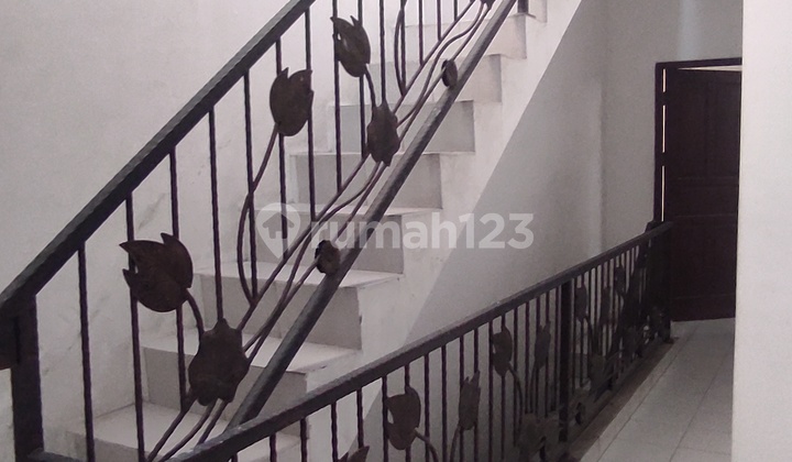 Dijual Rumah Komersil di Jalan Raya Terogong Jakarta Selatan