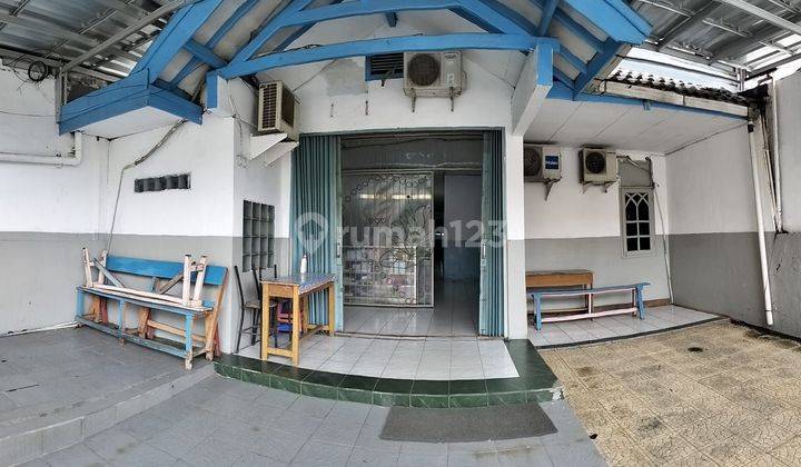 Rumah Komersiel Depan Jalan Raya Jakur Utama 1