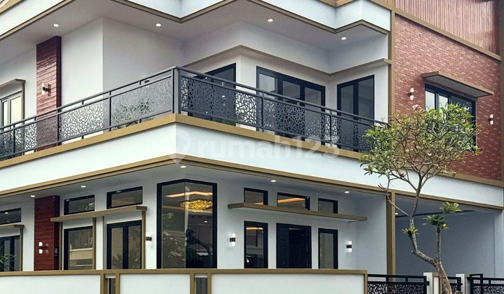 For Sale House in Kencana Loka Ab 2 Floors