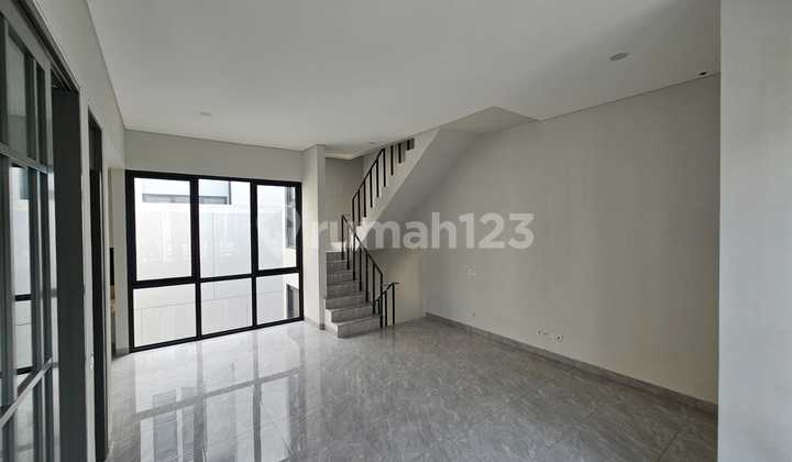 Jual Cepat & Murah!! Rumah Bagus Unfurnished di Greenwich Aether BSD, Tangerang Selatan 2