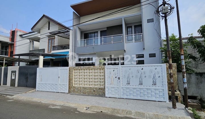 Rumah Bagus Unfurnished di Griya Loka, BSD, Tangerang Rumah Bagus Unfurnished di Griya Loka, BSD, Tangerang