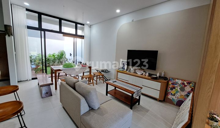 Rumah Bagus Semi-Furnished di Cluster Amalfi Village, Gading Serpong, Tangerang