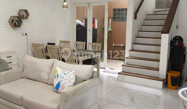 Rumah Bagus SHM di Nusaloka 14.6 BSD, Tangerang Selatan Rumah Bagus SHM di Nusaloka 14.6 BSD, Tangerang Selatan