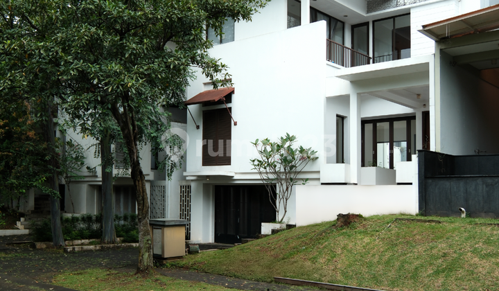 Dijual Rumah 2 Lantai SHM di Heliconia, De Park , Bsd City