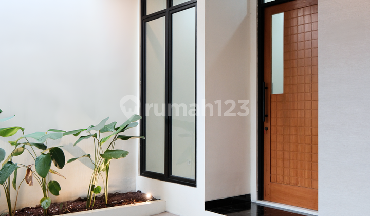 Dijual Rumah Siap Huni 2 Lantai & SHM di Kencana Loka 12.5 Bsd City 2