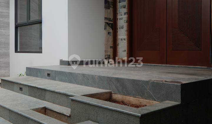 For Sale 2-Story Ready-to-Occupy House in De Latinos Cluster Bahamas, BSD City 2