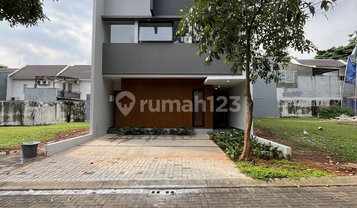 Nice Unfurnished House at The Green, Royal Blossom Cluster, BSD, South Tangerang