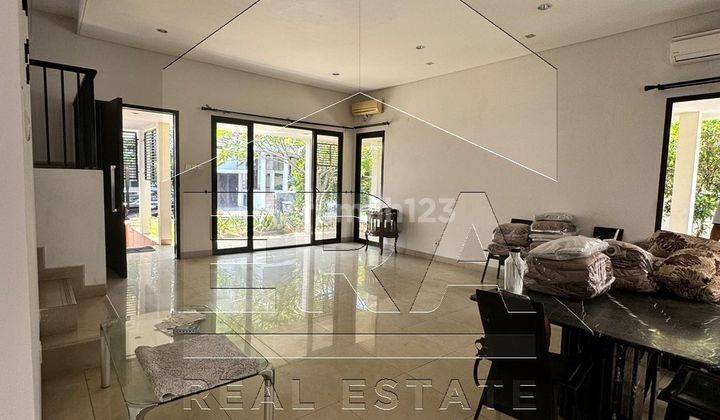 Dijual Rumah Dengan Lokasi Sangat Strategis Di Jl. Rc Veteran Raya 2