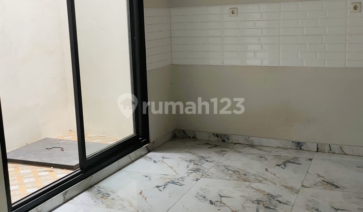 Rumah Dekat Akses Transportasi di Jagakarsa