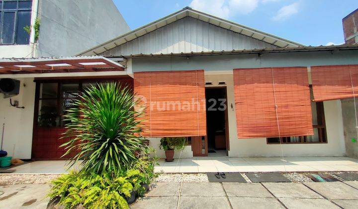 Rumah Sewa untuk Hunian / Ruang Usaha di Pasar Miniggu, Jaksel