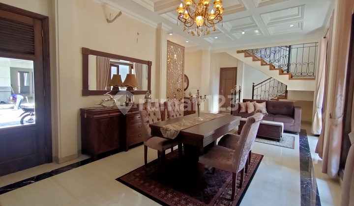 Harga Paling Murah, Rumah Mewah Siap Huni Fully Furnished Lokasi Dekat TB Simatupang di Kebagusan, Jakarta Selatan