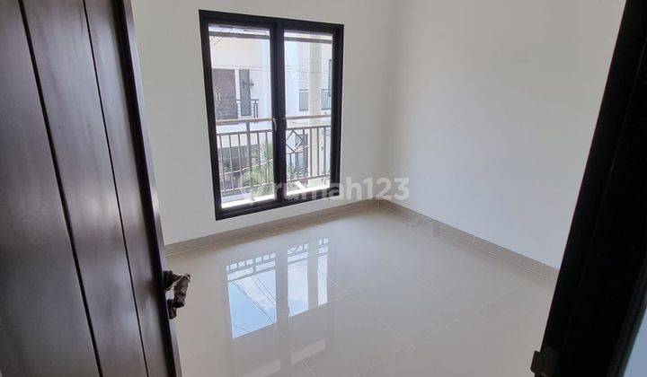 Town House Mewah Minimalis 2 Lt di Pangkalan Jati, Cinere 2