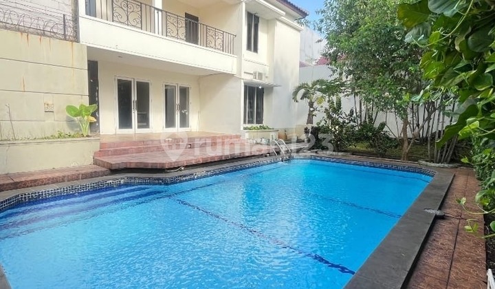For Rent/ Sale 2-Story Luxury House, Nice and Spacious Pool, Backyard, Freehold Certificate in Kemang. South Jakarta 2
