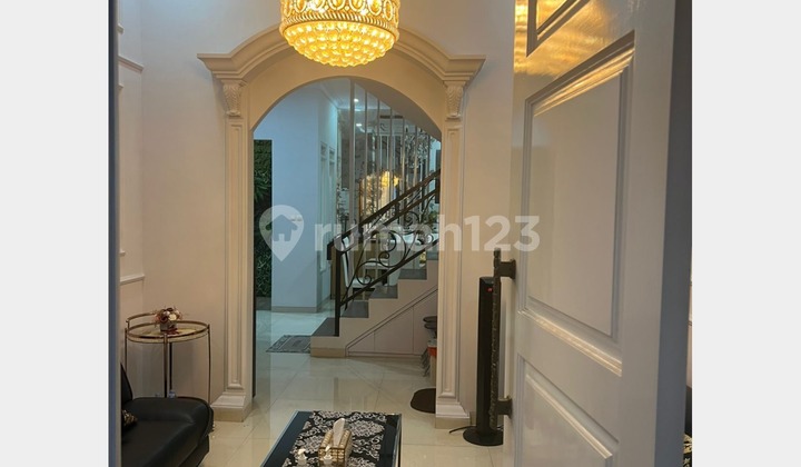 Di Jual Rumah American Classic 2 Lantai Kokoh, Asri, Nyaman, Siap Huni, Nego di Jagakarsa 2