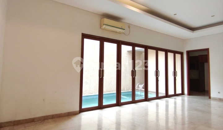 Rumah Mewah Modern Minimalis 2,5 Lantai, Kokoh, Siap Huni, Semi Furnished, SHM di Kemang 2