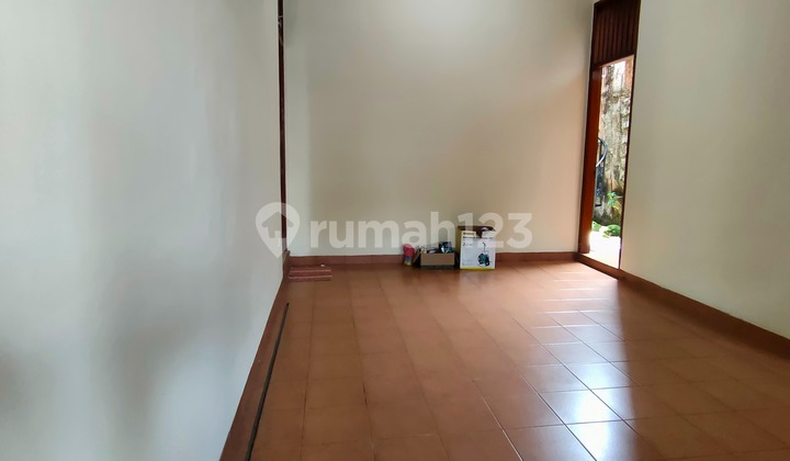 Rumah 1 Lantai Luas, Siap Huni, Kokoh, Asri, Nyaman, Halaman Luas SHM