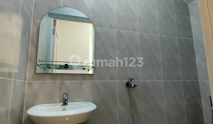 Cluster Baru Modern Minimalis 2 LT, SHM, Siap Huni di Jagakarsa 2