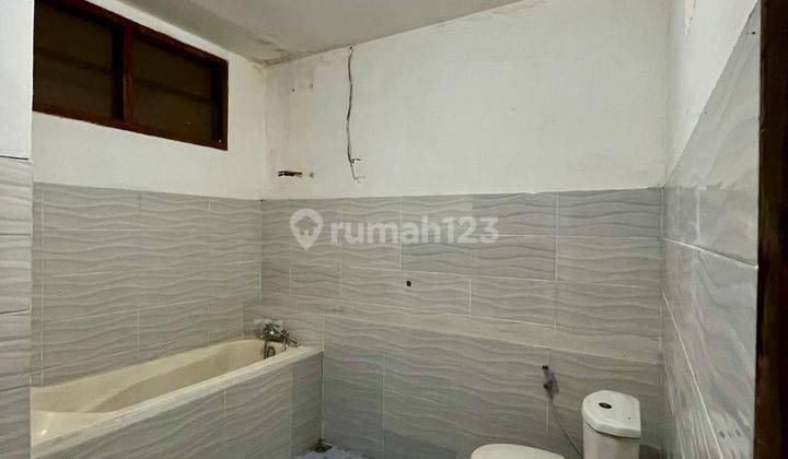 Rumah 2LT Mewah, Luas, Siap Huni di Pusat Kota Jakarta Selatan 2