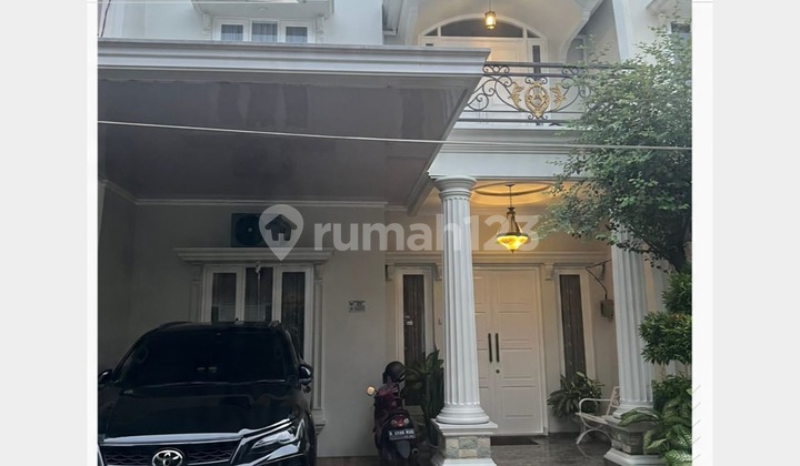Di Jual Rumah American Classic 2 Lantai Kokoh, Asri, Nyaman, Siap Huni, Nego di Jagakarsa