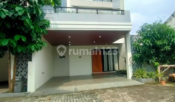 Rumah Baru Cluster Scandinavian 3,5 Lantai, Bagus, Asri, Nyaman, Siap Huni, Rooftop SHM 2