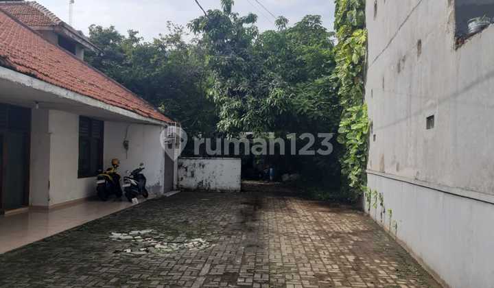 Rumah 2 Lantai Cocok untuk Hunian, Bisnis dan Investasi di Gandaria Kebayoran Baru,Shm
