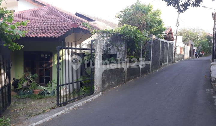 Rumah 1 Lantai , Lokasi Strategis di Lebak Bulus, SHM