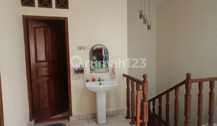 Rumah Bagus 2 Lantai Kokoh, Asri , Siap Huni, Nyaman di Perumahan Tanjung Barat, SHM 2