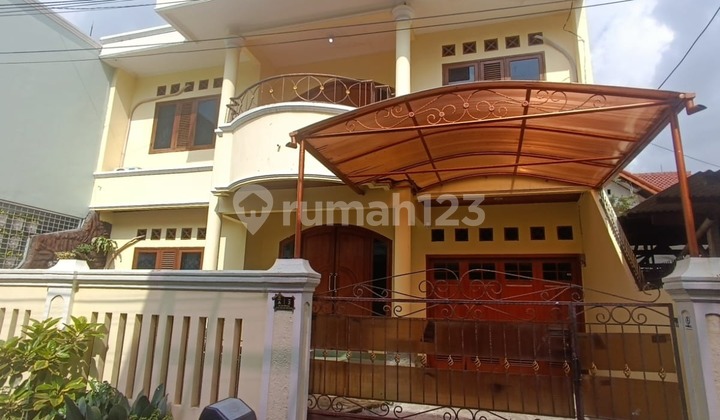 Rumah Bagus 2 Lantai Kokoh, Asri , Siap Huni, Nyaman di Perumahan Tanjung Barat, SHM 1