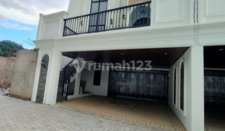 Rumah American Classic Baru dan Mewah3 ,5 Lantai, Strategis SHM 1