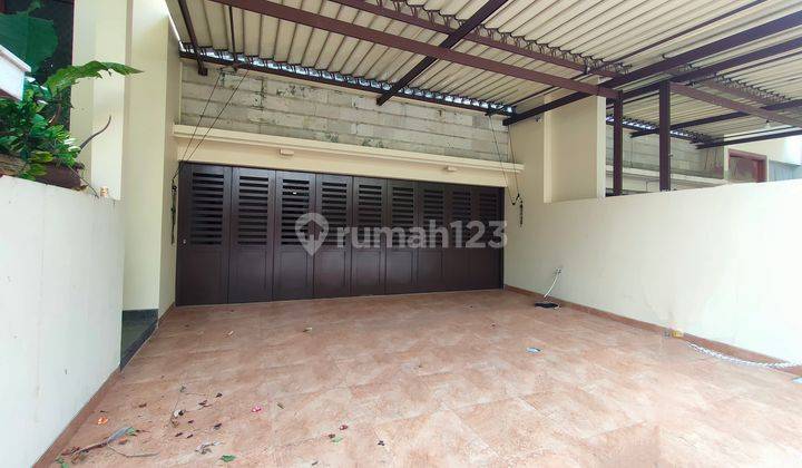 Town House 2lt Semi Furnished Mewah Terawat Pool Siap Huni Di Pejaten 2