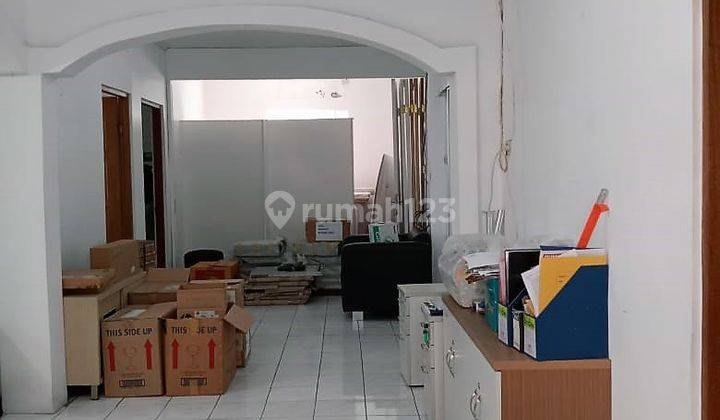 ruang keluarga apartment margonda resident 5 depok,