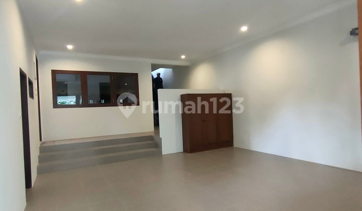 Rumah Mewah 2 Lantai, Siap Huni, Asri, Nyaman, Pool Dalam Perumahan Elite SHM, Pool 2