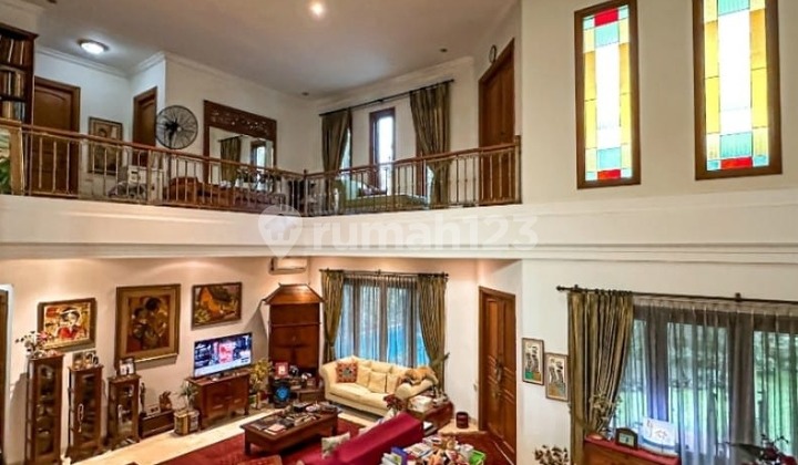 Rumah Mewah 2 Lantai, Luas, Kolam Renang, Strategis 2