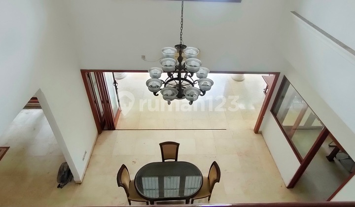 Jual/ Sewa Rumah Luas 2 Lantai Aman@ Nyaman dan Asri@ Back Yard dan Kolam Renang di Kemang, Jaksel SHM