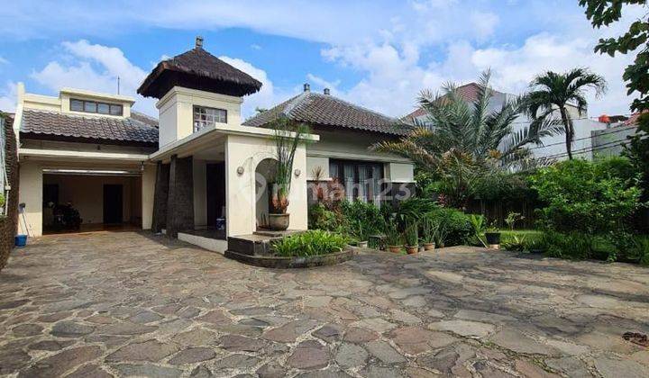 RUMAH TROPIS 1,5 LT Luas, Mewah, Modern, dan Asri di Jalan Utama 1