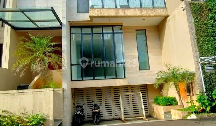 Town House Mewah 3 Lantai dengan Pool Di Cilandak Jakarta Selatan Town House Mewah 3 Lantai dengan Pool Di Cilandak Jakarta Selatan