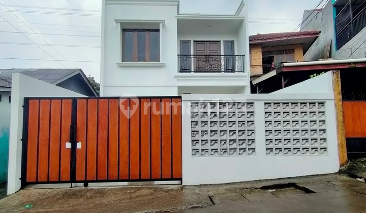 Rumah Baru 2 Lantai, Nyaman Siap Huni SHM di Kebagusan Dekat Perkantoran Tb Simatupang