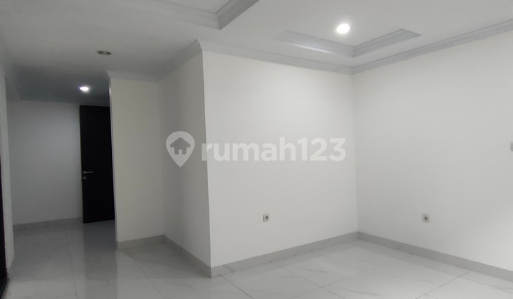 New 3-Story Contemporary Cluster House, Ready to Occupancy, Comfortable SHM 2