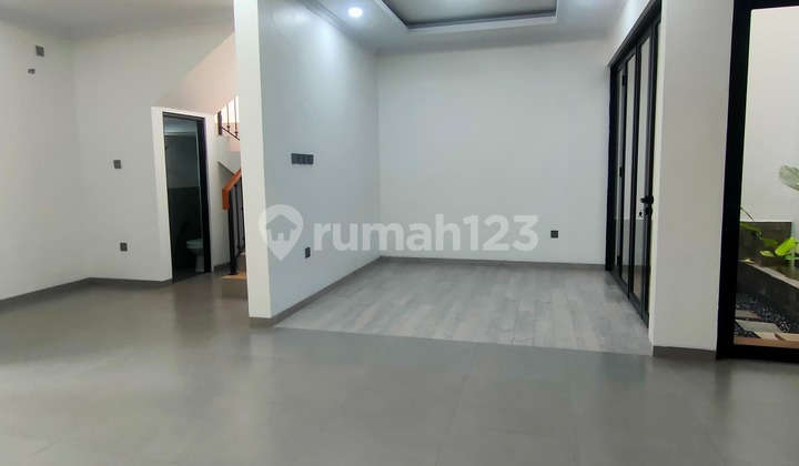 Scandinavian Cluster House, 3.5 Floors, New, Beautiful, Green, Comfortable, Ready to Live In, Rooftop with SHM 2