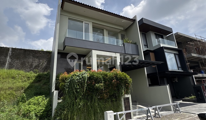 Rumah dengan Lift di Graha Candi Golf Semarang Dekat Undip Tembalang Akpol Candisari Gajahmungkur 1