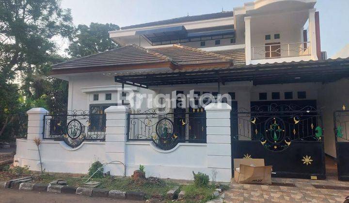 Rumah Hook 2 Lantai di Banjar Wijaya 1