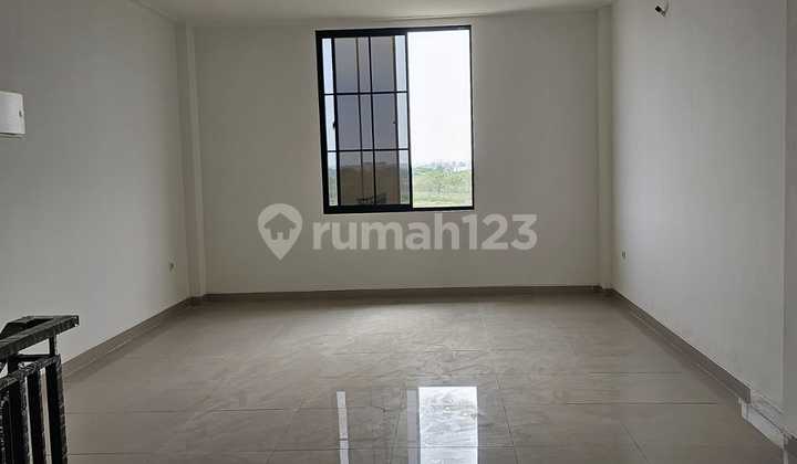 Osaka Pik 2 Shophouse Strategic and Ready to Use