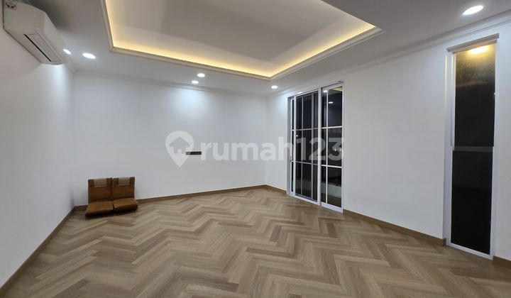 Rumah Semi Furnished Cantik Siap Huni Green Lake City 2