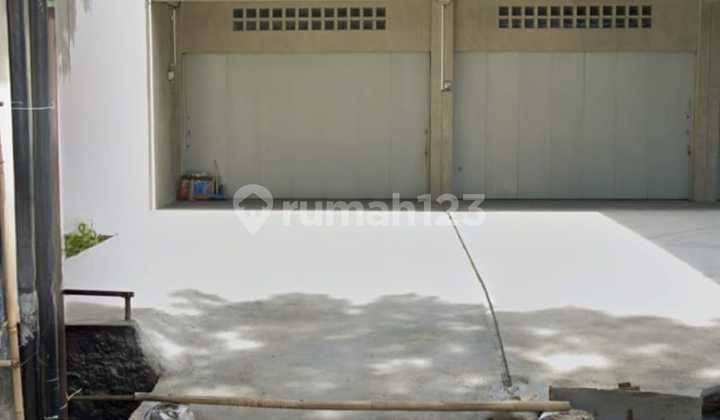 For Rent, Strategic Location Shop House on Main Road Pungkur, Bandung, Ready to Use, Easy Access with Strategic Location. 2