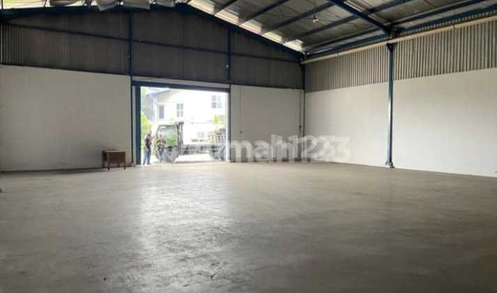 FOR RENT, READY-TO-OCCUPY WAREHOUSE IN LEUWI GAJAH BAROS TRADING AREA, CIMAHI, WITH SPACIOUS AND STRATEGIC PARKING