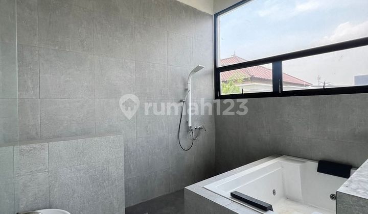 FOR RENT: COMMERCIAL SPACE WITH SWIMMING POOL IN (BKK) BUMI KOPO KENCANA, HOOK BUILDING AND INCLUDES SWIMMING POOL